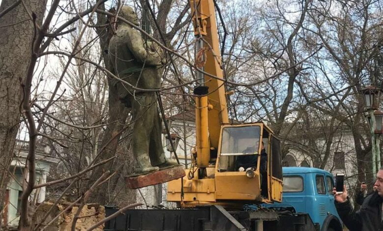 Прокуратура відзвітувала про знесення останнього пам'ятника Леніну в Миколаєві | Корабелов.ИНФО image 2