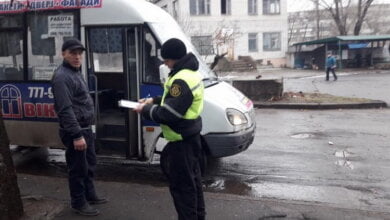 Прогнивші, розтрощені, без обігріву... Про технічний стан "маршруток" у Миколаєві "вже можна знімати фільми жахів" (ВІДЕО) | Корабелов.ИНФО image 5