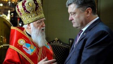 Филарет наградил Порошенко орденом Андрея Первозванного (видео) | Корабелов.ИНФО