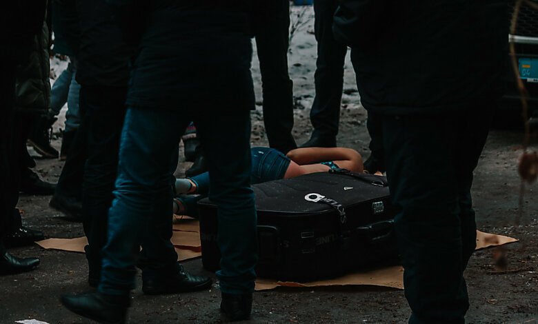 В Днепре в мусорном баке нашли чемодан с мертвой девушкой внутри (18+) | Корабелов.ИНФО