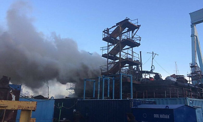 На заводе Новинского в Николаеве горел буксир | Корабелов.ИНФО image 1