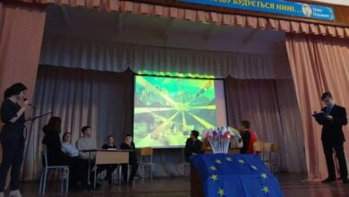 Брейн-ринг «Європа в мініатюрах» відбувся у школі Корабельного району, де учні отримали подарунки від представництва ЄС в Україні | Корабелов.ИНФО image 2