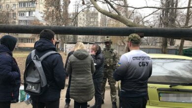 У Миколаєві 24-річна жінка найняла знайомих, щоб силою змусити колишнього чоловіка відмовитись від квартири | Корабелов.ИНФО image 4