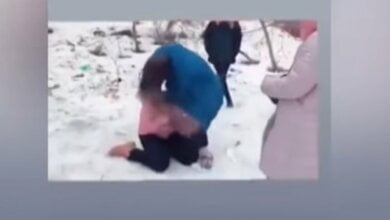 В Житомире школьницы в прямом эфире жестоко избили ровесницу. ВИДЕО 18+ | Корабелов.ИНФО