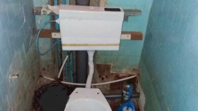 «Это параша, а не туалет. А у чиновников тоже так?» - горожане показали уборную в детской поликлинике Николаева | Корабелов.ИНФО image 2