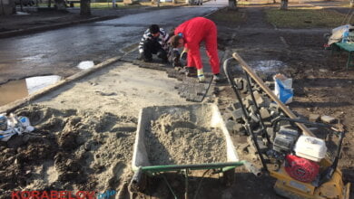 "Уже не надеются на городскую власть": жители Корабельного района "победили кусочек разрухи" на остановках (ВИДЕО) | Корабелов.ИНФО image 3