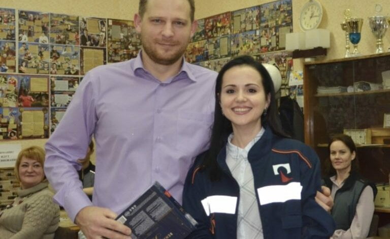 Вместо стрел Амура - дротики и пули. Глиноземщики отметили День влюбленных стрельбой парами | Корабелов.ИНФО image 1