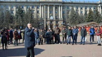 Активисты все же собрались под мэрией Николаева и потребовали от Сенкевича извинений за «маргариновый скандал» | Корабелов.ИНФО image 4