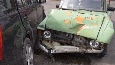 Из-за столкновения "Москвича" и "Сузуки" в Николаеве пострадали две девушки, одна из них - беременная | Корабелов.ИНФО image 3