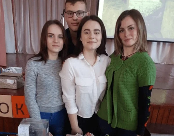 Учасниця АТО Аліна Косовська презентувала власну книгу про війну на Донбасі учням школи Корабельного району | Корабелов.ИНФО image 3