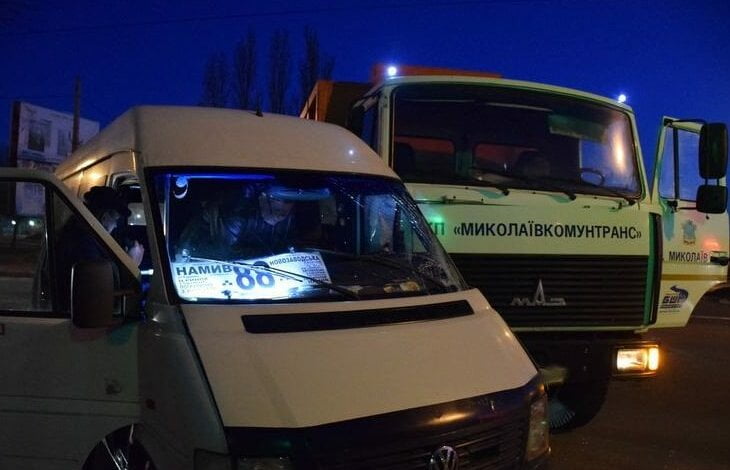 В Николаеве маршрутка протаранила мусоровоз «МАЗ»: пострадали пять человек (видео) | Корабелов.ИНФО image 3