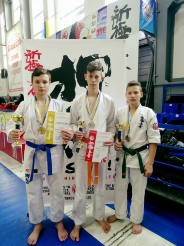 Юные каратисты из Корабельного района Николаева завоевали 10 медалей на Чемпионате "Южная Пальмира" | Корабелов.ИНФО image 3