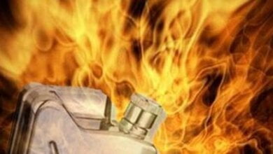 Житель Корабельного района, облившись бензином, угрожал сжечь себя из-за соседских "разборок" | Корабелов.ИНФО