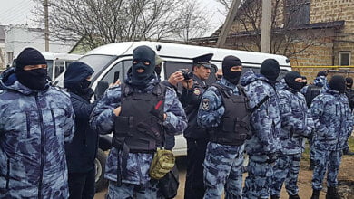 В Крыму оккупанты проводят обыски: местные жители подрались с ОМОНом (видео) | Корабелов.ИНФО
