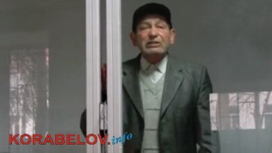 Бабусю завезли у лісосмугу і, погрожуючи пістолетом, пограбували. Підсудний рецидивіст каже, що не винен (ВІДЕО) | Корабелов.ИНФО