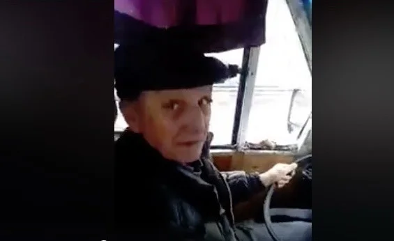 "Він божевільний?" - николаевцы о водителе маршрутки в Корабельном р-не, работающем с "колорадской лентой" в салоне (Видео) | Корабелов.ИНФО