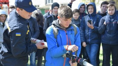 Учні з Корабельного району власноруч практикувалися гасити пожежі | Корабелов.ИНФО image 3