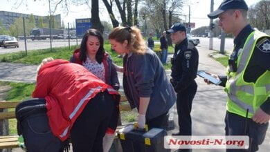Мама с 10-месячным ребенком в коляске выпала на ходу из троллейбуса в Николаеве | Корабелов.ИНФО image 2