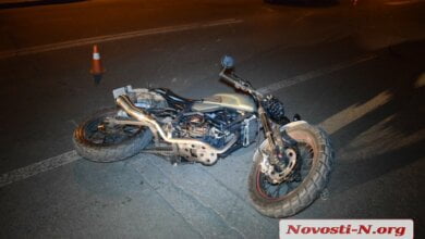 В Николаеве мотоциклист врезался в «Фольксваген» | Корабелов.ИНФО image 2