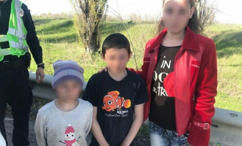 На трассе Херсон - Николаев нашли двоих детей, которых похитила 18-летняя девушка | Корабелов.ИНФО