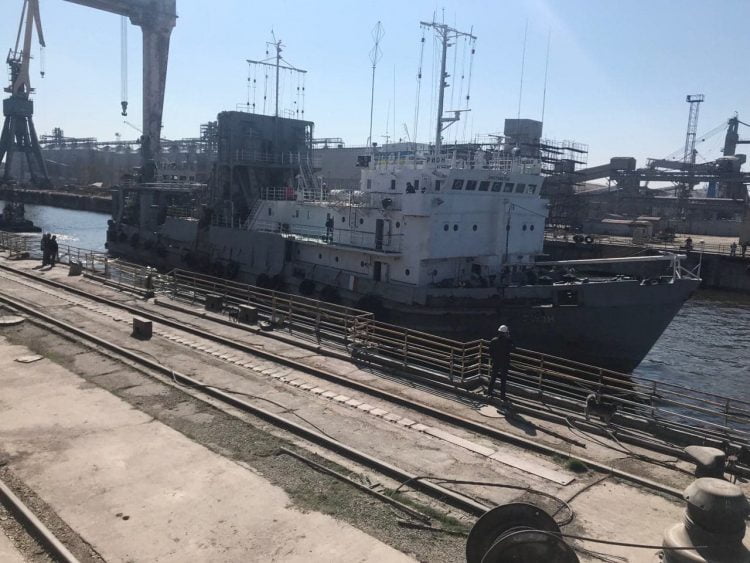 Завод"Океан": заход судна на ремонт