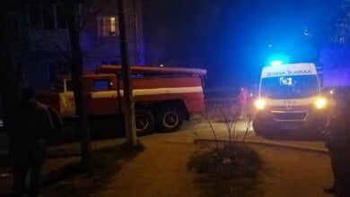 Две бригады пожарных тушили огонь в 5-этажке Корабельного района | Корабелов.ИНФО