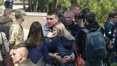 Юнаків весняного призову з Миколаєва почали відправляти на строкову військову службу | Корабелов.ИНФО image 3