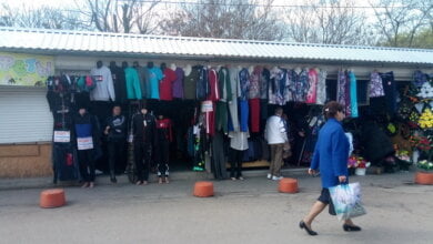 "На меня наорали, мол, надо было подороже брать костюм...": на рынке в Корабельном районе торгуют некачественным товаром | Корабелов.ИНФО image 3