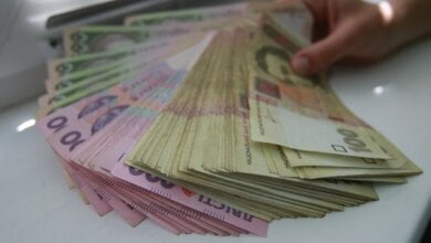 Средняя зарплата в Украине за год выросла больше, чем на 20%, и достигла в долларах уровня 2013 года | Корабелов.ИНФО image 1