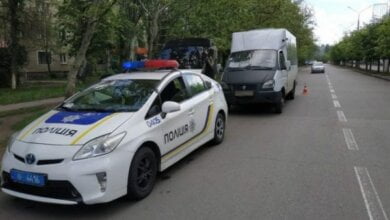 "Слишком резко затормозил": женщина сломала ключицу в "маршрутке", ехавшей по пр. Корабелов | Корабелов.ИНФО image 1