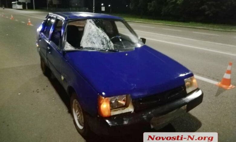 Пешеход бросился под автомобиль в Корабельном районе — с тяжелыми травмами его увезла «скорая» | Корабелов.ИНФО