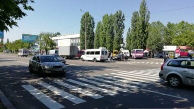 Таксист на проспекте Богоявленском сбил женщину на переходе и сбежал с места ДТП | Корабелов.ИНФО