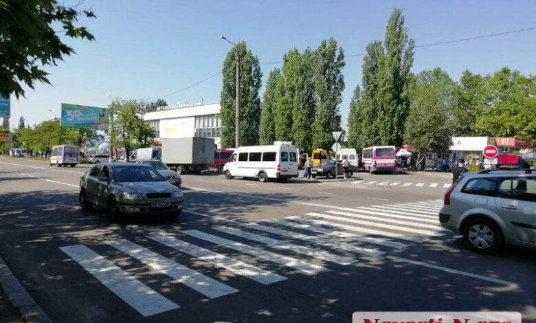 Таксист на проспекте Богоявленском сбил женщину на переходе и сбежал с места ДТП | Корабелов.ИНФО