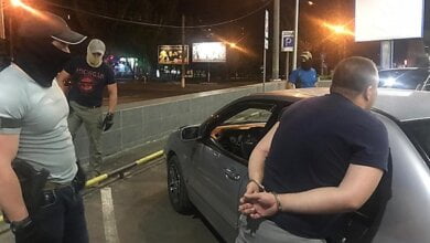 Обложил бизнесмена "данью" за отсутствие проблем с АЗС: в Николаеве СБУ задержала "на горячем" офицера налоговой милиции | Корабелов.ИНФО image 3