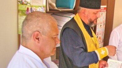 Подкуп избирателей начался, но без священника Галицыновские медики подаренными кардиографами пользоваться не рискуют | Корабелов.ИНФО