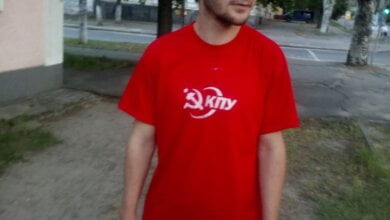 "Призрак коммунизма поехал в райотдел": в Николаеве задержали парня в футболке с надписью "КПУ" | Корабелов.ИНФО