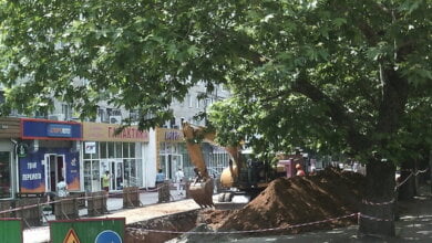 Насыпь грунта - на тротуар: в Корабельном районе ремонтируют теплотрассы | Корабелов.ИНФО