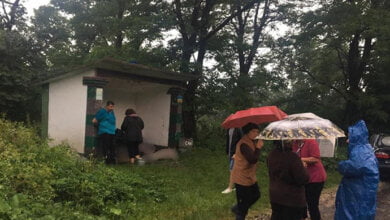 На Ивано-Франковщине молния попала в остановку, погибли 3 человека | Корабелов.ИНФО