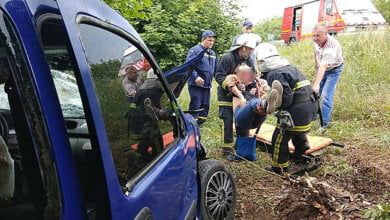 На трассе в Николаевской области Renault съехал в кювет и врезался в дерево – водитель погиб, а пассажирку госпитализировали | Корабелов.ИНФО image 1