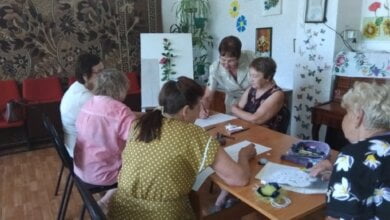 Арт-терапія: у Корабельному районі пенсіонери лікуються мистецтвом | Корабелов.ИНФО