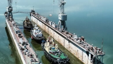 Судостроительный завод «Океан» спустил на воду три отремонтированных буксира (ВИДЕО) | Корабелов.ИНФО image 1