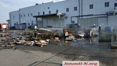 Горела картонная тара: на площадке у супермаркета «Таврия» в Корабельном районе возник пожар | Корабелов.ИНФО