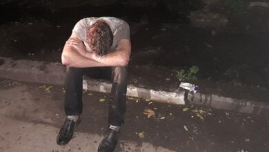 "Напал сзади, начал бить по голове", - прохожий помог задержать 19-летнего николаевца, отобравшего сумку у мужчины на пр. Богоявленском | Корабелов.ИНФО image 2