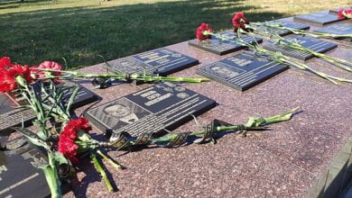 Жители Николаева почтили память военнослужащих, погибших в Зеленополье в 2014 году | Корабелов.ИНФО image 4