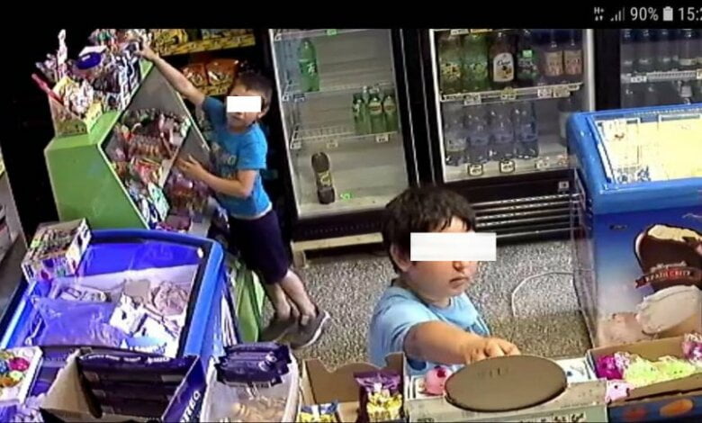 В магазинах Николаева «промышляет» воровка с двумя детьми (фото) | Корабелов.ИНФО image 2