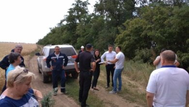 Из-за пыления шлама от НГЗ: в Лиманы прибыла спецкомиссия с экологами и полицией | Корабелов.ИНФО