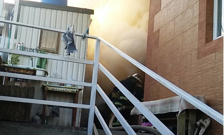 В Корабельном районе горела хозпостройка — пожарные предотвратили взрыв | Корабелов.ИНФО