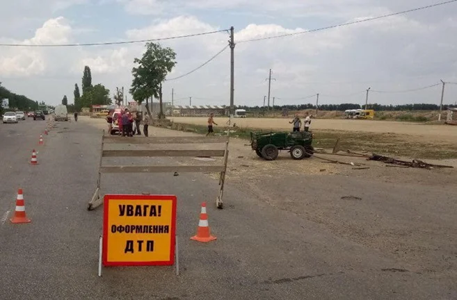 Смертельное ДТП в Витовском районе: из-за столкновения конной повозки с микроавтобусом погибла женщина, еще 2 человека травмированы | Корабелов.ИНФО