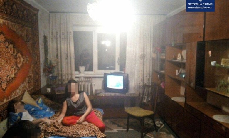 Iстеричний крик дитини серед ночi змусив патрульних у Корабельному районi лізти через балкон 5-го поверху | Корабелов.ИНФО