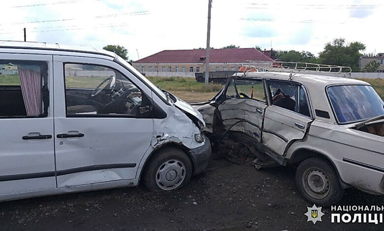 За рулем - подросток: в ДТП на Николаевщине пострадали четверо детей | Корабелов.ИНФО